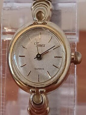 LADIES TIMEX Quartz Gold Tone Watch- WORKS